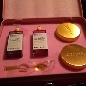 Truly Beauty Acai + Buns Mini Set